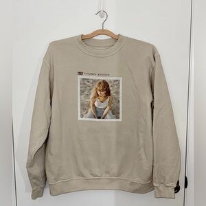 Taylor Swift 1989 TV Crewneck - Beige - Size M
